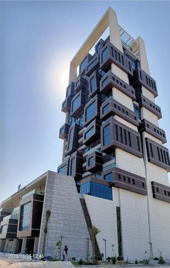 Waterfront Hotel Apartment Lusail Екстер'єр фото The building in 2018