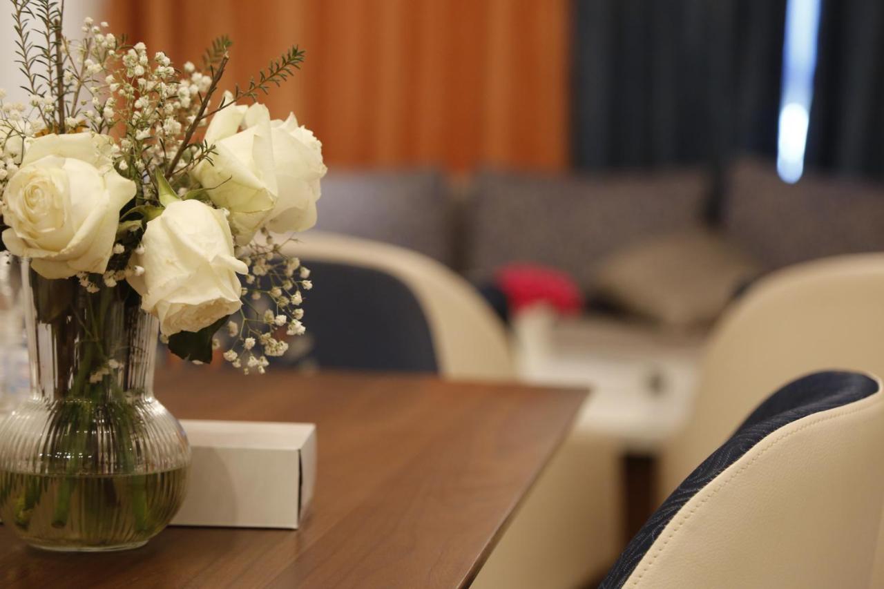 Waterfront Hotel Apartment Lusail Екстер'єр фото The interior of the hotel