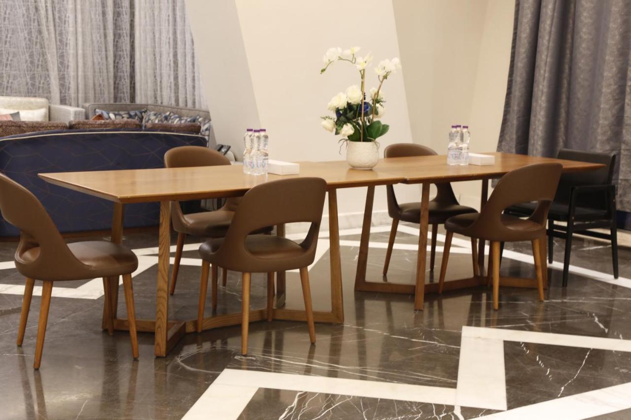 Waterfront Hotel Apartment Lusail Екстер'єр фото A meeting room at the Embassy of the United Kingdom in Riyadh