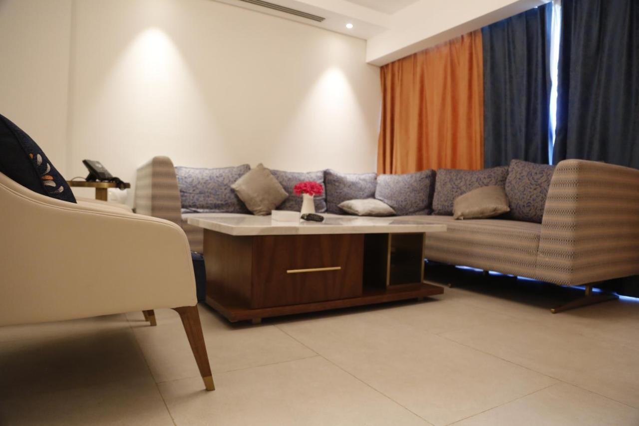 Waterfront Hotel Apartment Lusail Екстер'єр фото A living room in a house
