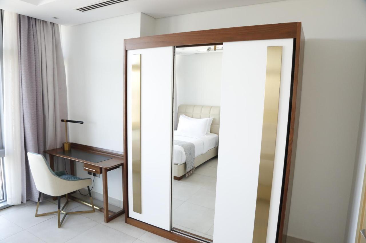 Waterfront Hotel Apartment Lusail Екстер'єр фото Sliding doors